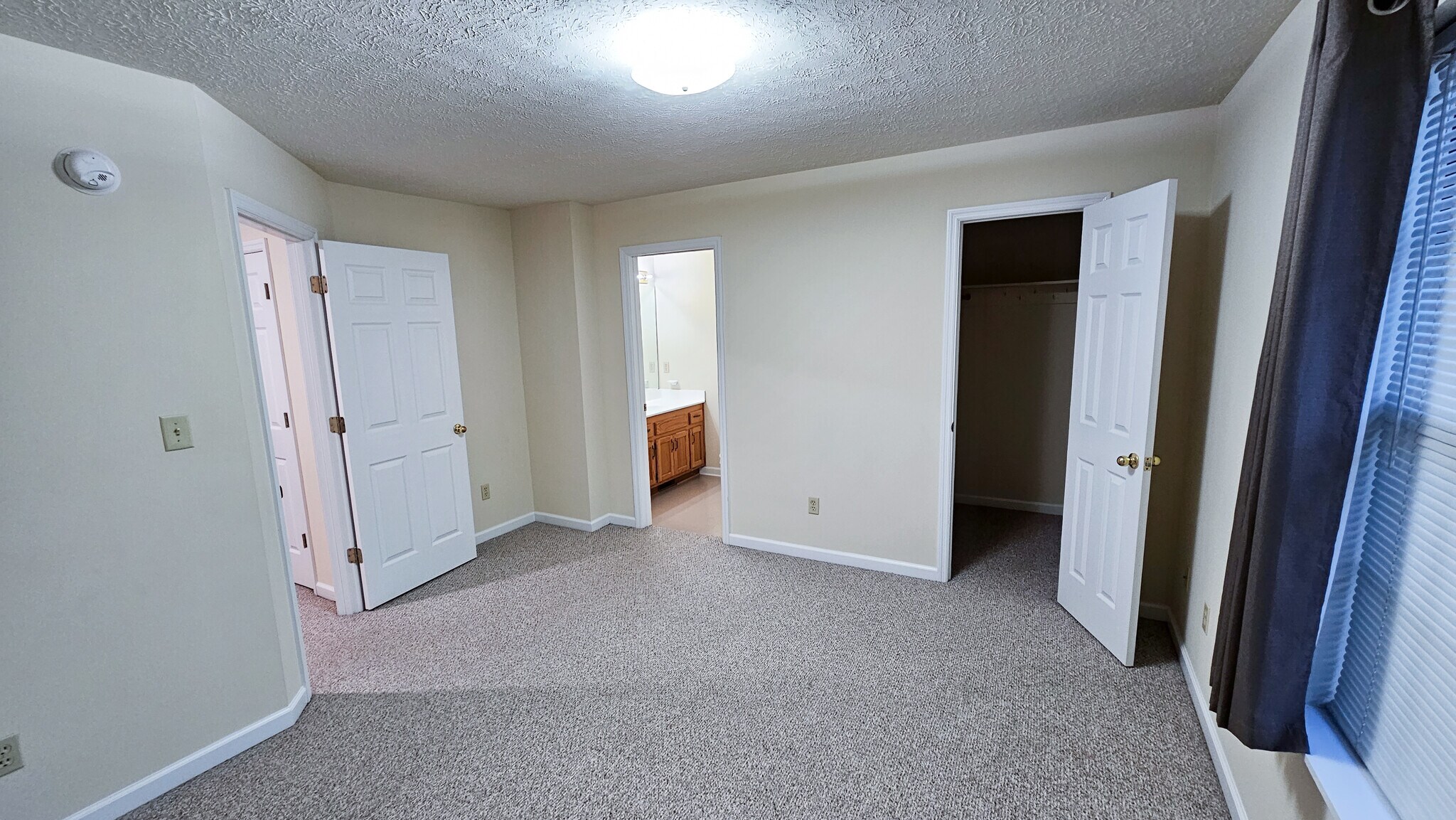 Building Photo - 140 Bright St