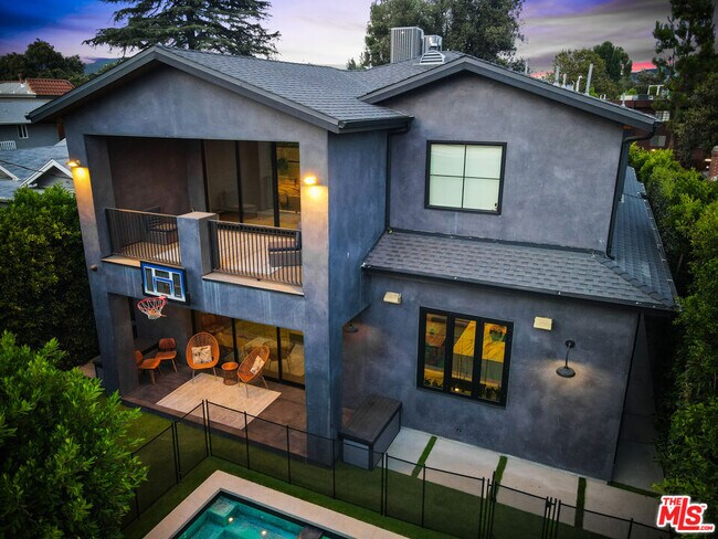 Building Photo - 4145 Tujunga Ave