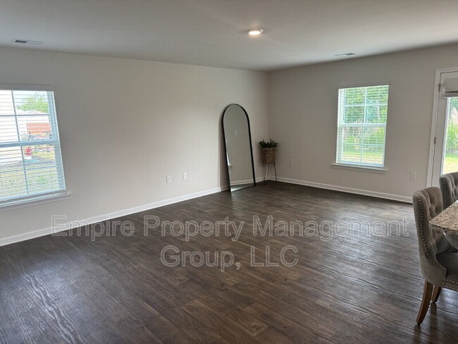 Building Photo - 261 Carrington Dr