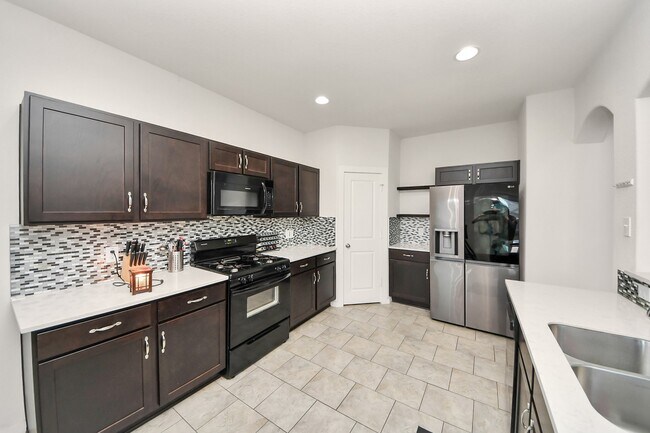 Building Photo - 622 Aberhill Dr