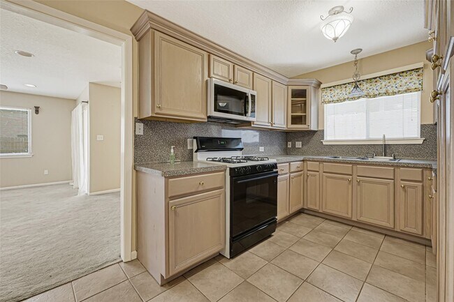 Building Photo - 3816 Newton Dr