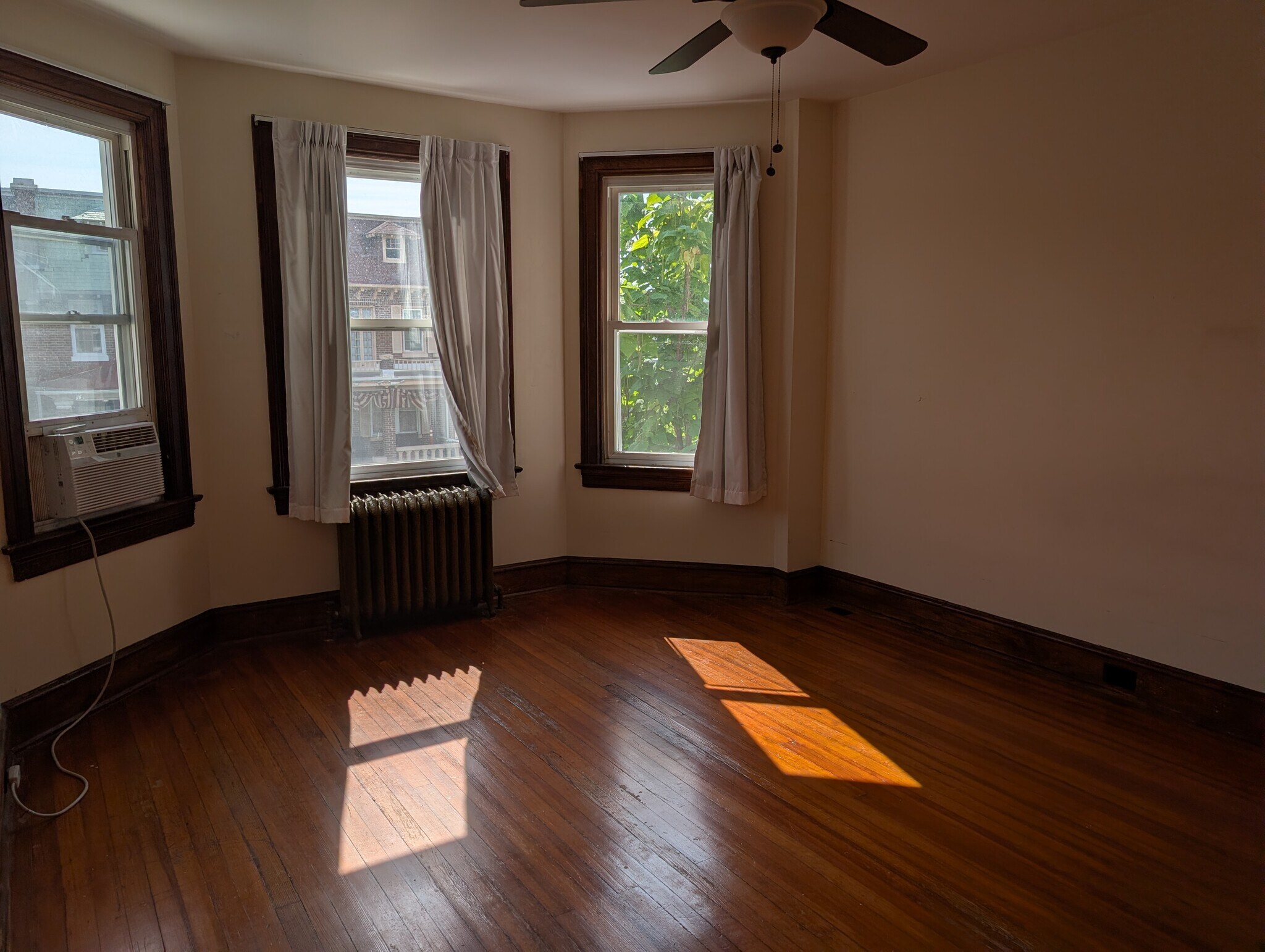 Building Photo - 3630 Warder St NW
