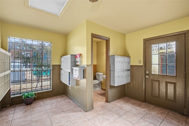 Building Photo - 11540 Chimney Rock Rd