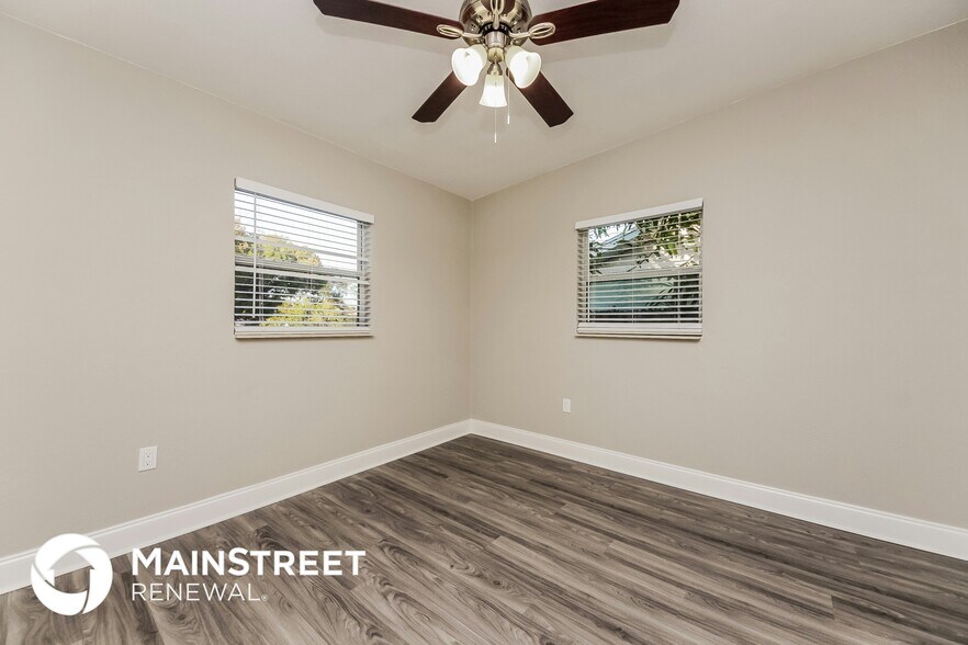 Building Photo - 6218 Balboa Dr