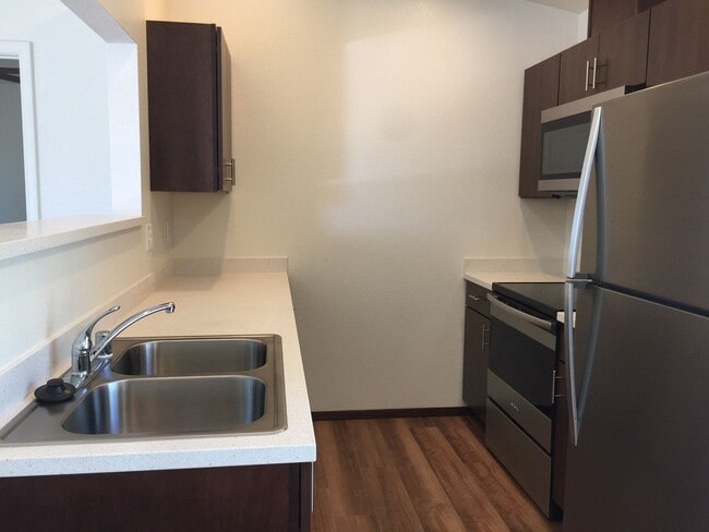 Interior Photo - Academy Oaks