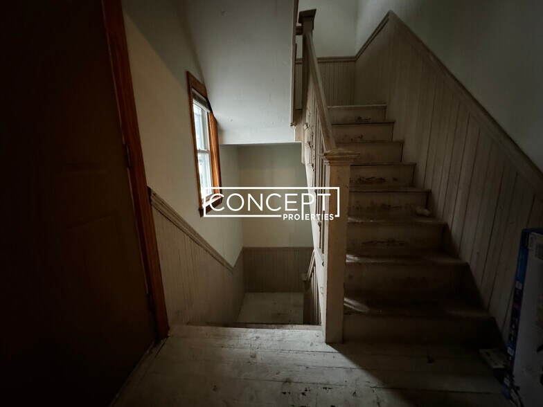 Building Photo - 14 Parker Hill Ave