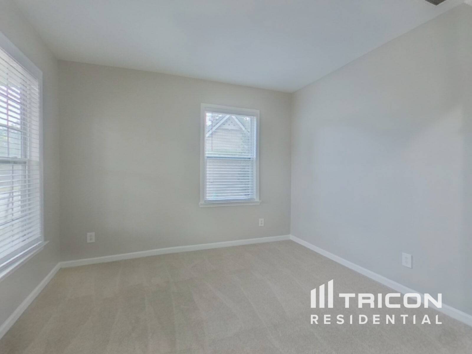 Building Photo - 8122 Valley Ridge Dr