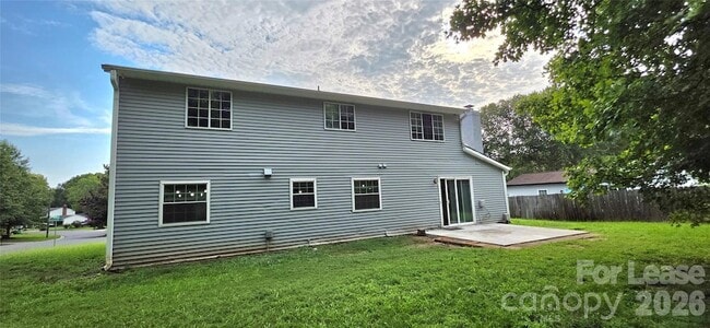 Building Photo - 7200 Shadowlake Dr