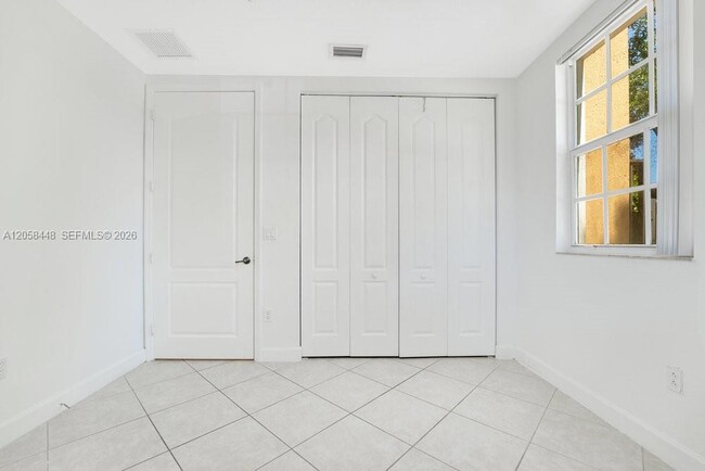 Building Photo - 480 SW 147th Ave