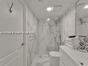 Building Photo - 1200 Brickell Bay Dr