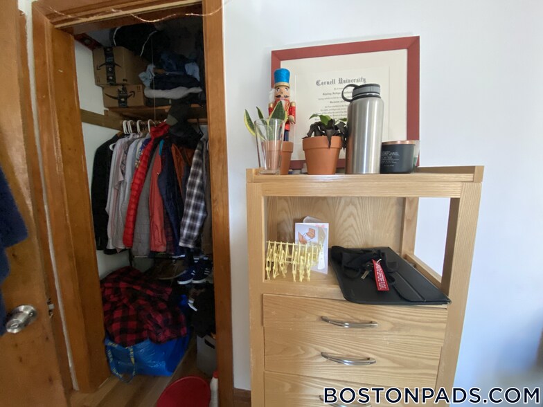 Building Photo - 40 Jay St