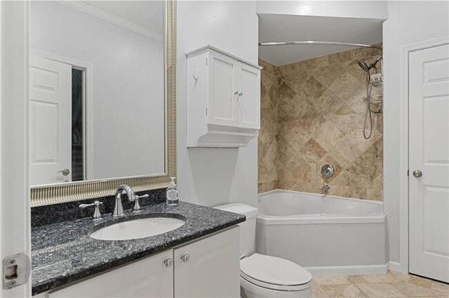 Building Photo - 220 Renaissance Pkwy NE