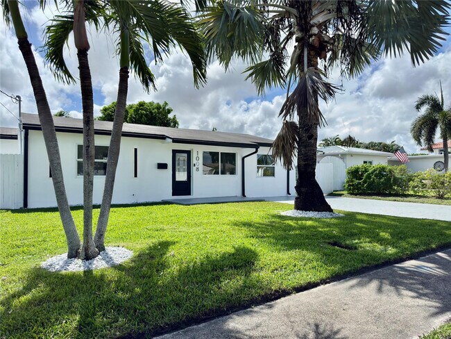 Building Photo - 1008 Mango Isle