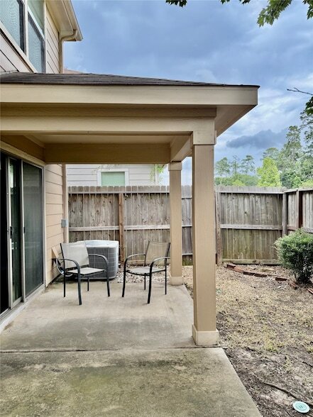 Building Photo - 16010 Limestone Lake Dr