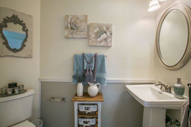 Building Photo - 6809 Medinah Ln NE