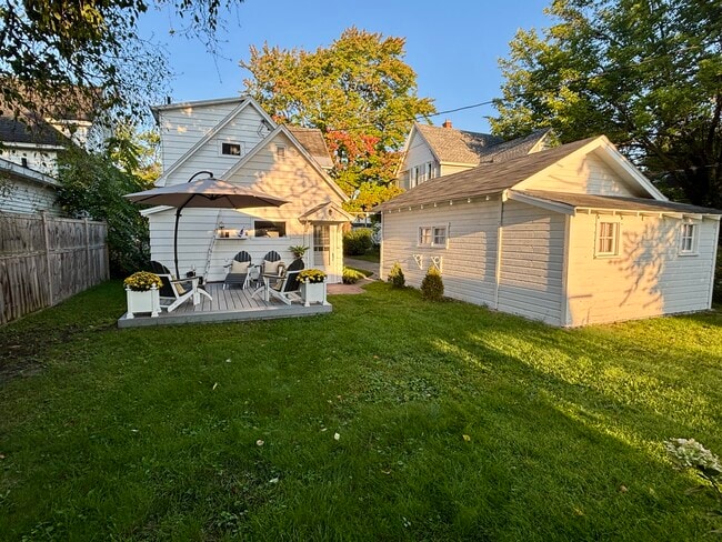 Building Photo - 925 S Cass St
