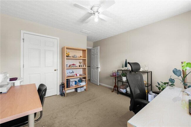 Building Photo - 3751 Roxfield Dr NE