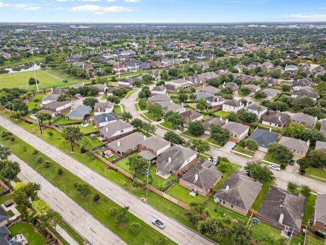 Building Photo - 2610 Cypress Springs Dr