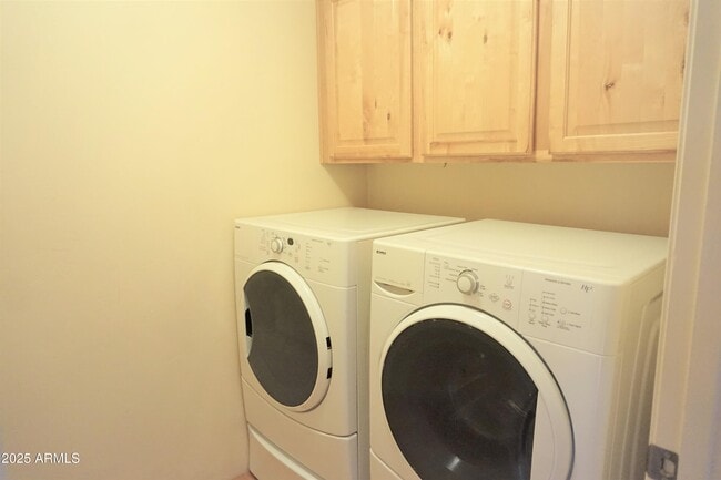 Building Photo - 950 Leonard Wood St