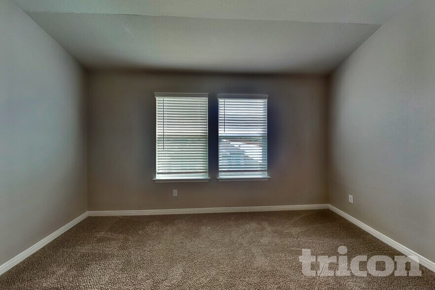 Building Photo - 5802 Nyla Wy