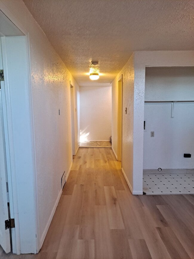 Building Photo - 40131 US-50