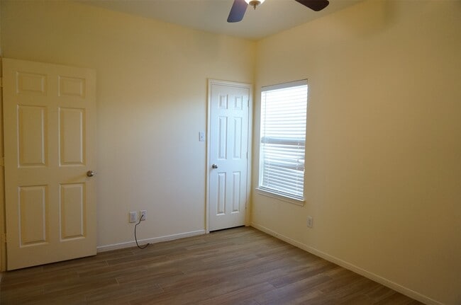 Building Photo - 2514 Hawks Rd