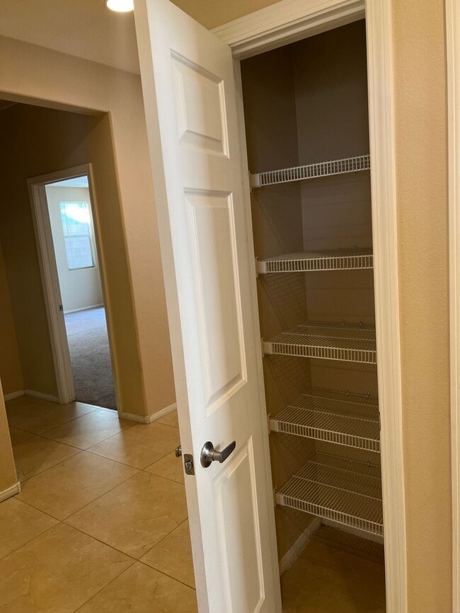 Building Photo - COVENTRY ANTHEM SINGLE STORY HOME!!