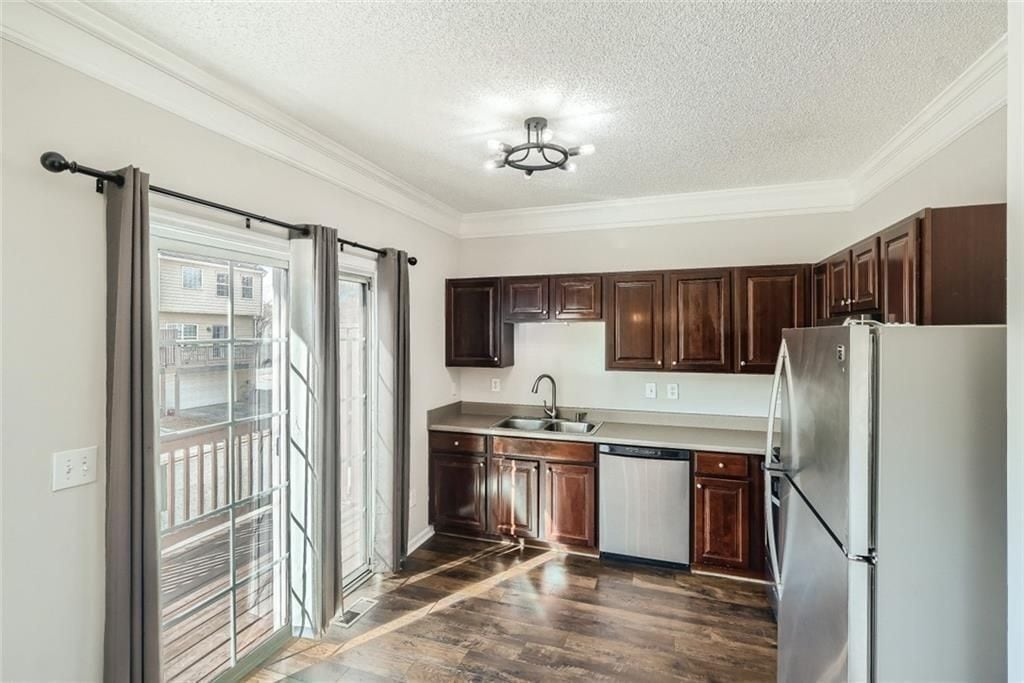 Building Photo - 707 Breeze Ln