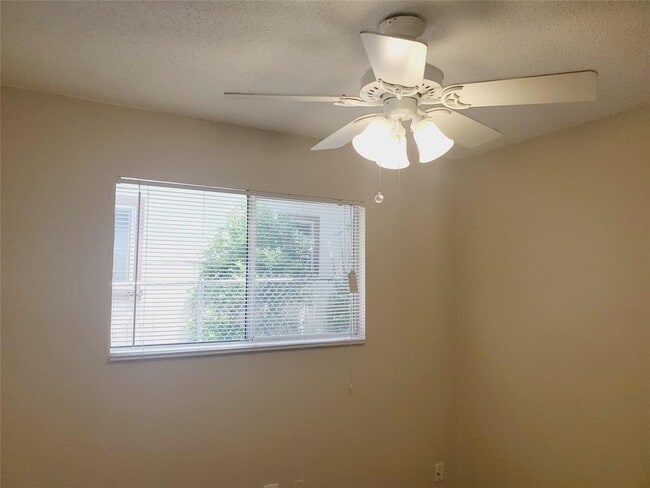 Building Photo - 1710 Rawhide Loop