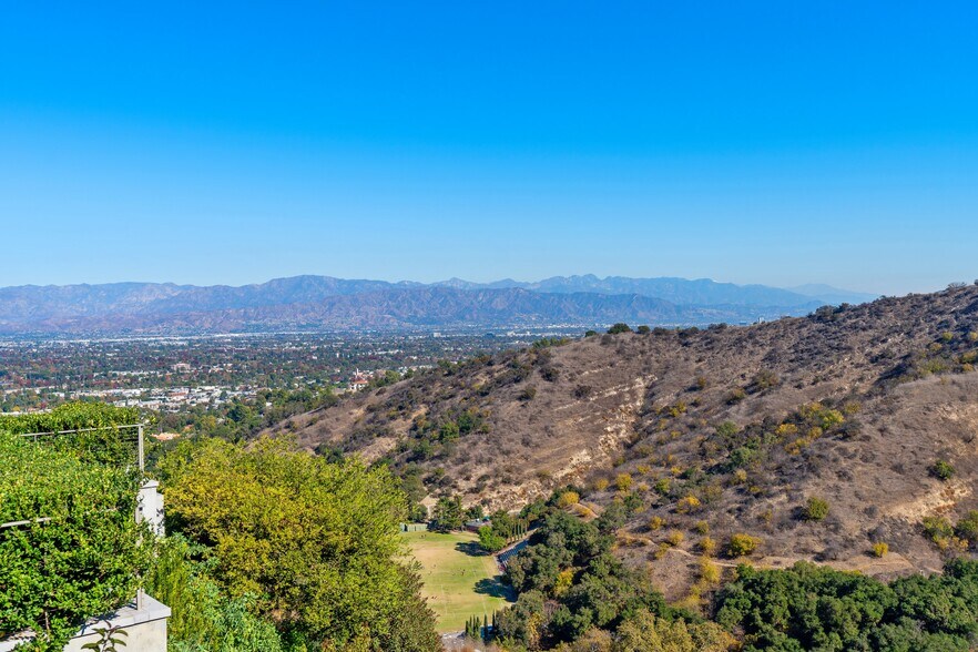 Building Photo - 3632 Beverly Ridge Dr