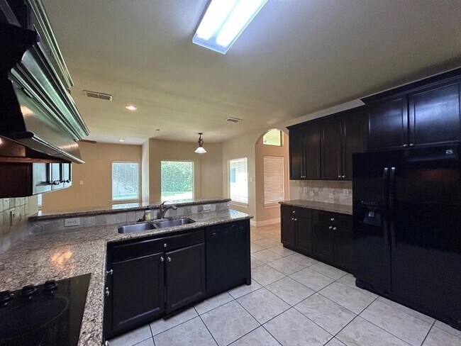 Building Photo - 3335 Hagen Lp