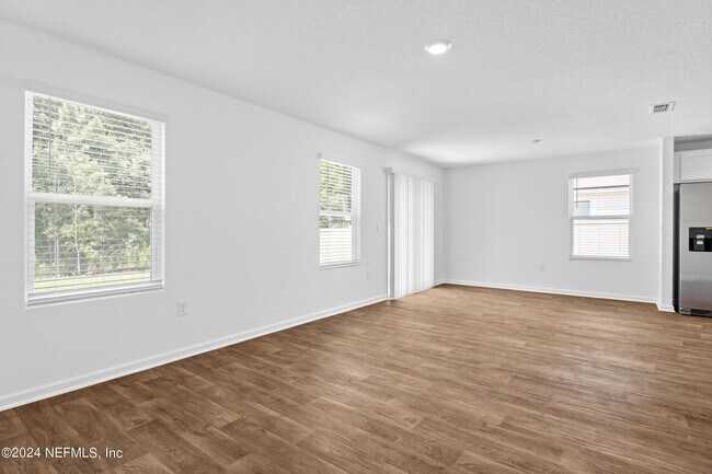 Building Photo - 353 Ardila Cir