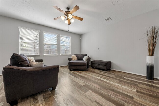 Building Photo - 6354 Wilshire Ridge