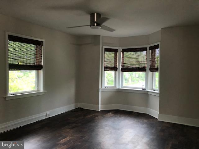 Building Photo - 920 Collings Ave