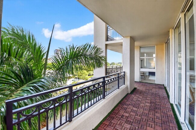 Building Photo - 550 Okeechobee Blvd