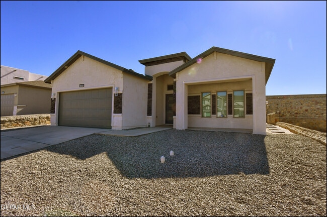 Building Photo - 12844 Giovanni Grajeda Ave