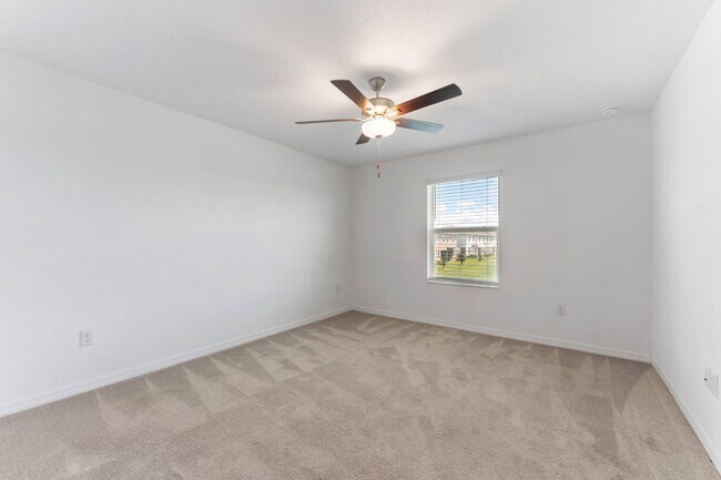 Building Photo - Stunning Large Mirada Townhome; 3 BR + LOFT / 2.5 BA/ 2 Car Garage-2300+ SF!