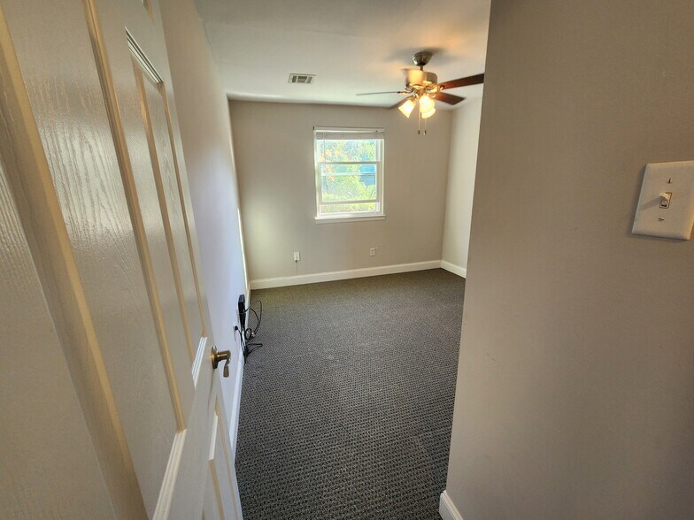 Building Photo - 4585 Manayunk Ave