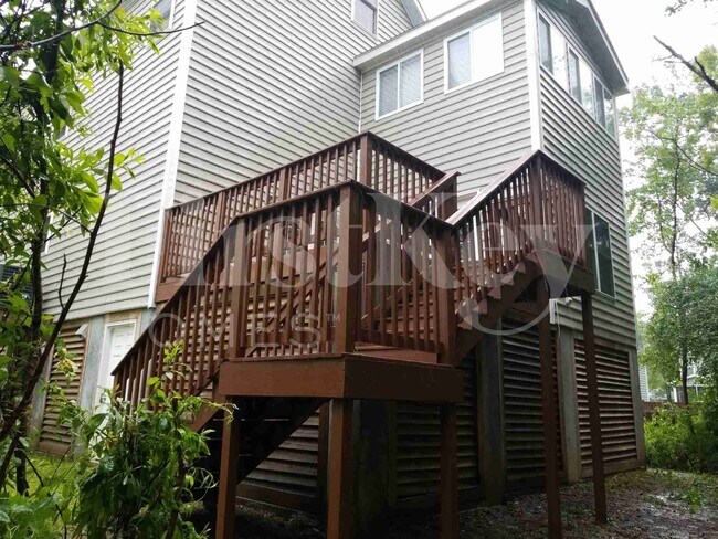 Building Photo - 1911 Chestnut Oak Ln