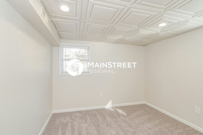 Building Photo - 4 Bedroom Pet-Friendly Home in KINGSTON, TN with Main Street Renewal