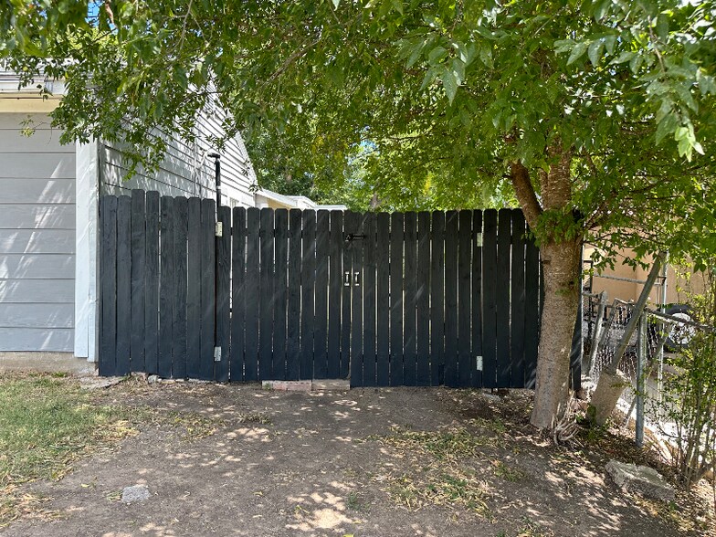 Building Photo - 311 Glamis Ave