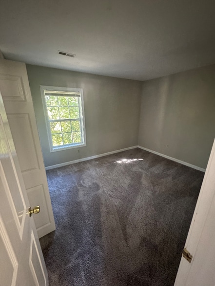 Building Photo - 304 Providence Rd