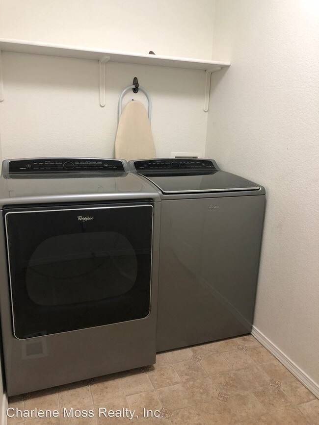 Building Photo - 13940 E Jersey Loop