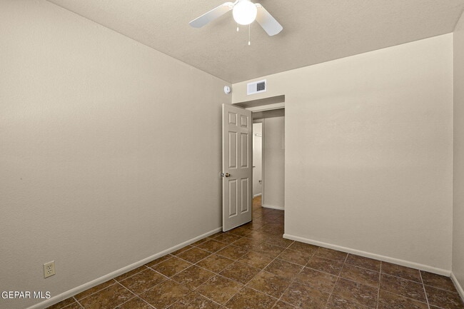 Building Photo - 4948 Aiken Ln