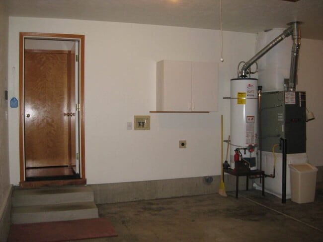Building Photo - Beautiful 3 Bedroom 2 Bath Located in SW Corvallis!