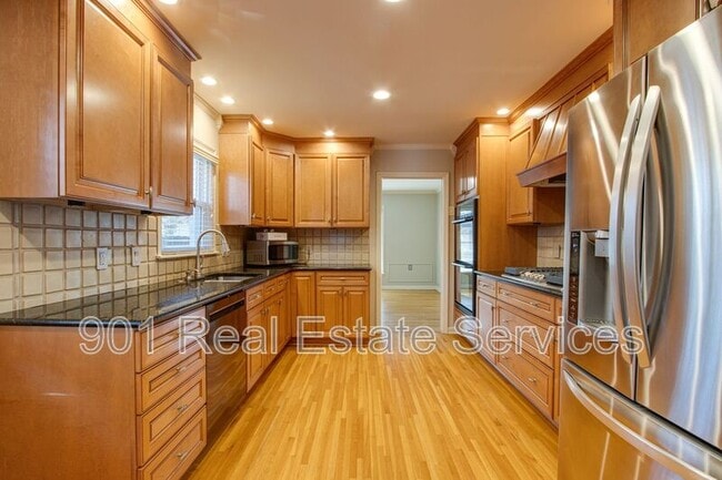 Building Photo - 5350 Edenshire Cove