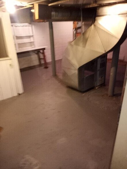 New furnace - 3520 Ingleside Rd