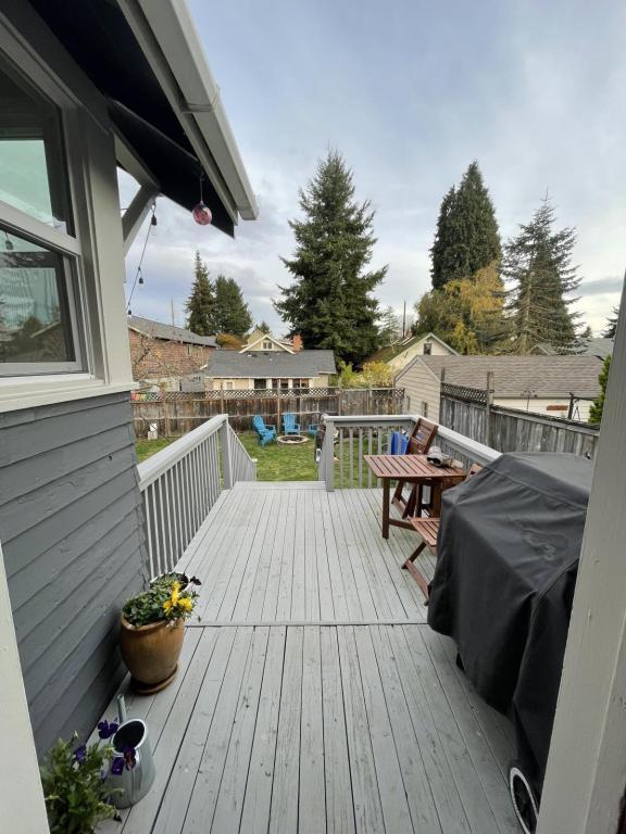 Building Photo - 8050 27th Ave NW