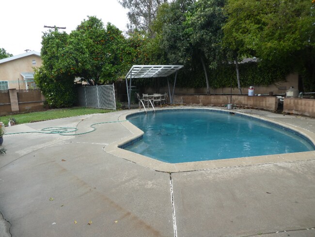 Building Photo - 18915 Chase St