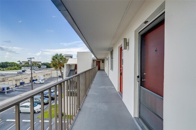 Building Photo - 4501 NE 21st Ave